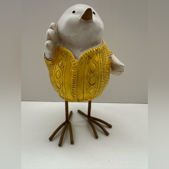 Handcrafted Vintage-Inspired Bird Figurine With Yellow Sweater, 7 “x 4”. Rare - Picture 1 of 9